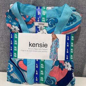 Kensie woman kimono rope with pockets. Size L-XL   NWT.
